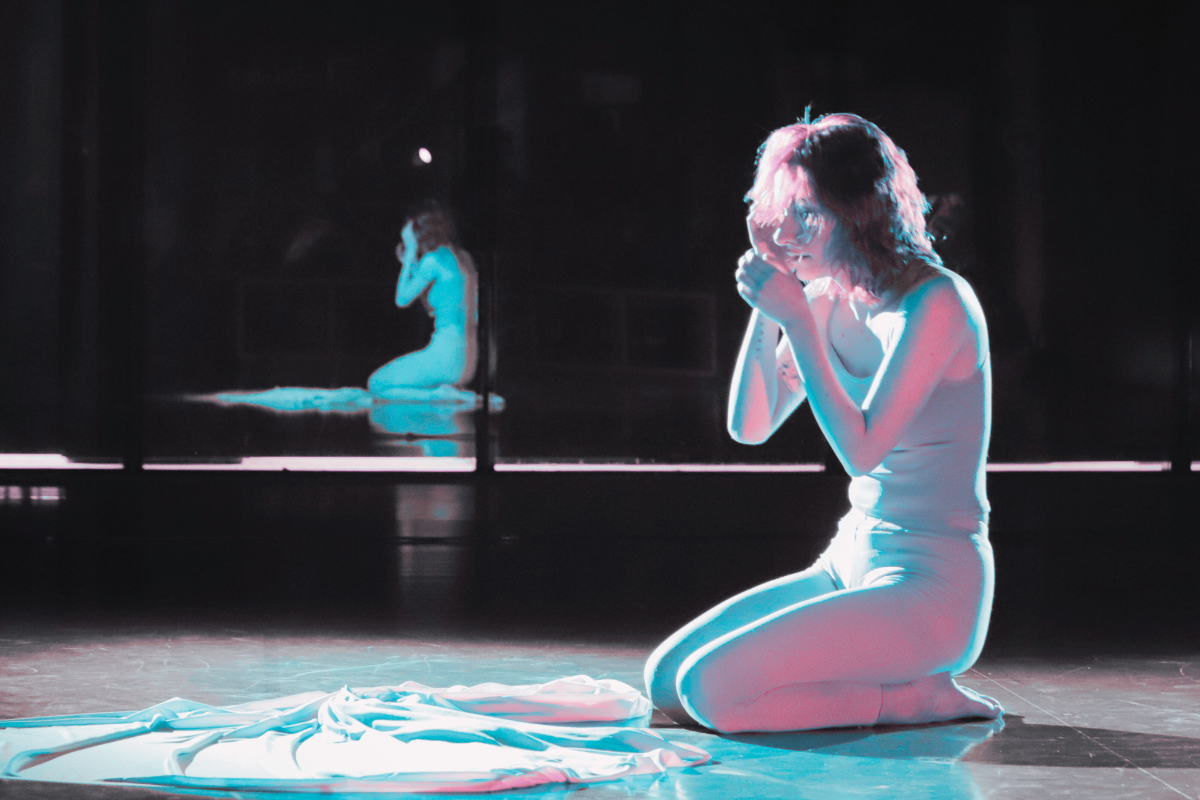 Mujer haciendo coreografía